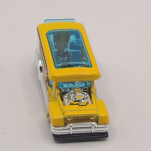Hot Wheels HW Art Cars Road Bandit Pinoy 1 yellow - Picture 2 of 5